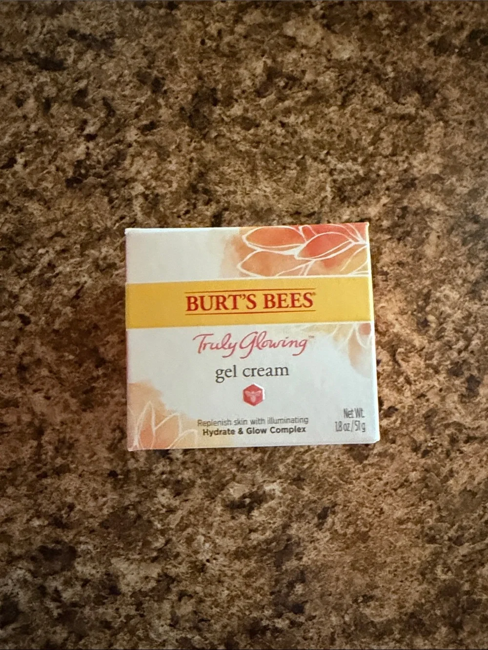Burt's Bees Truly Glowing Gel Cream - Peach & White